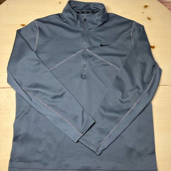 Sweatshirt - Picture 2 of 4